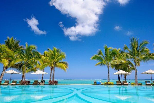 Plages secrètes et locations de rêve sur les côtes méconnues